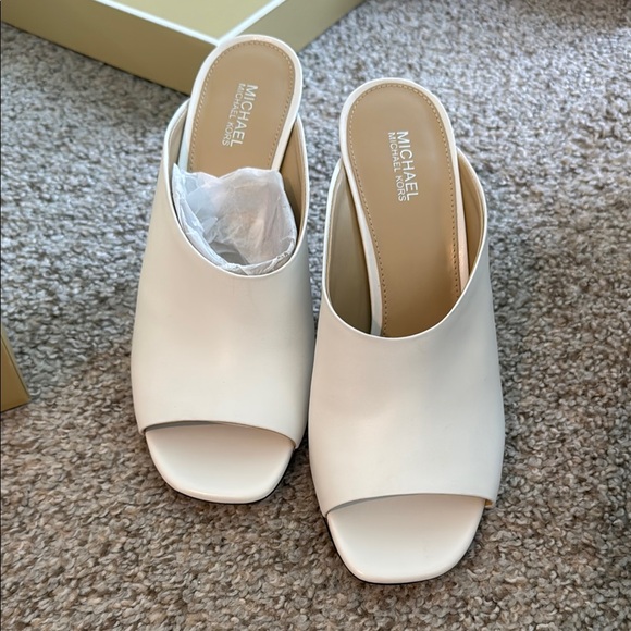 Michael Kors White Luna Mules 6.5 - Picture 1 of 3